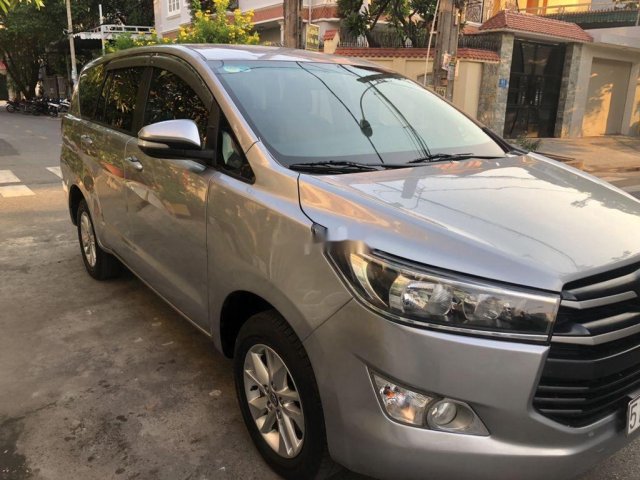 Bán ô tô Toyota Innova năm sản xuất 2017, màu xám  0