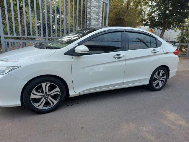 Cần bán gấp Honda City đời 2017, màu trắng, nhập khẩu 0