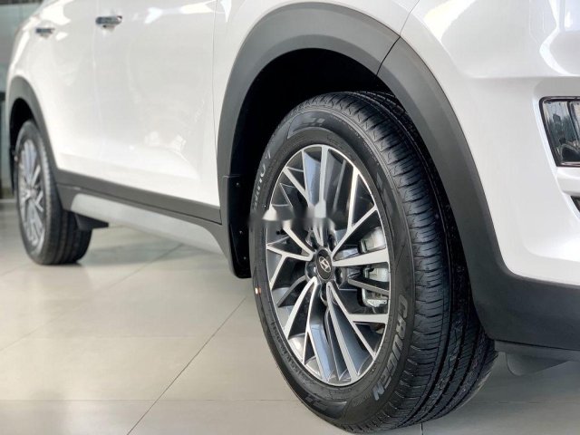 Bán Hyundai Tucson 2021, màu trắng, nhập khẩu nguyên chiếc, giá tốt1