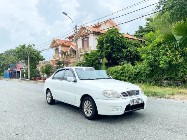 Bán xe Daewoo Lanos sản xuất năm 2002, màu trắng còn mới, giá tốt0