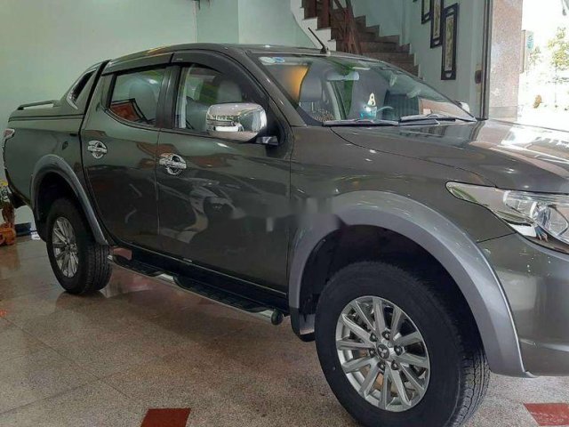 Bán xe Mitsubishi Triton năm 2016, màu xám còn mới