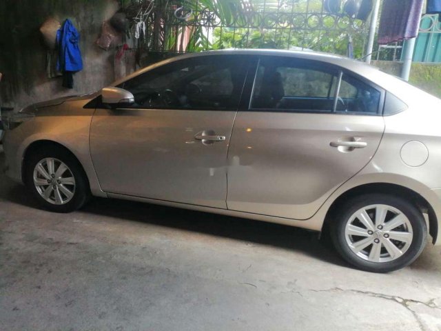 Bán Toyota Vios sản xuất 2014, màu bạc0