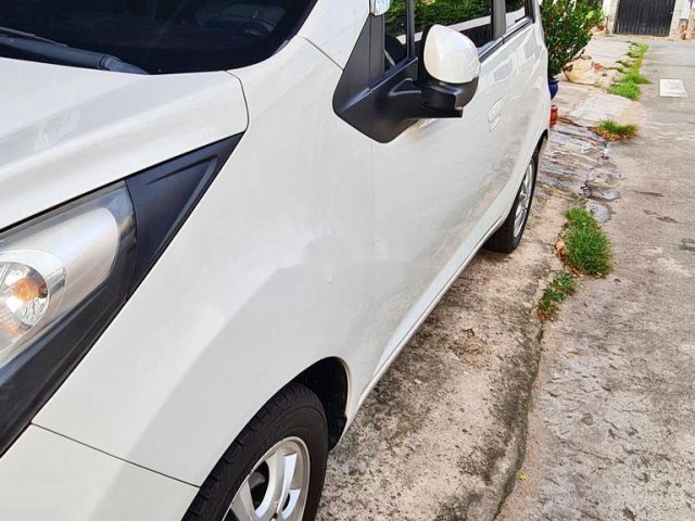 Bán Chevrolet Spark sản xuất 2015, màu trắng xe gia đình 