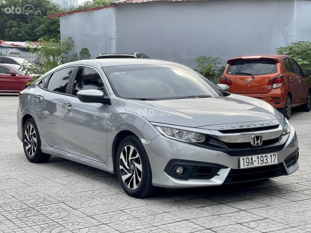 Bán nhanh chiếc Honda Civic 1.8E sx 20180