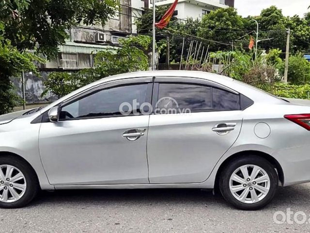 Cần bán Toyota Vios GAT 1.5 đời 2014, màu bạc còn mới0