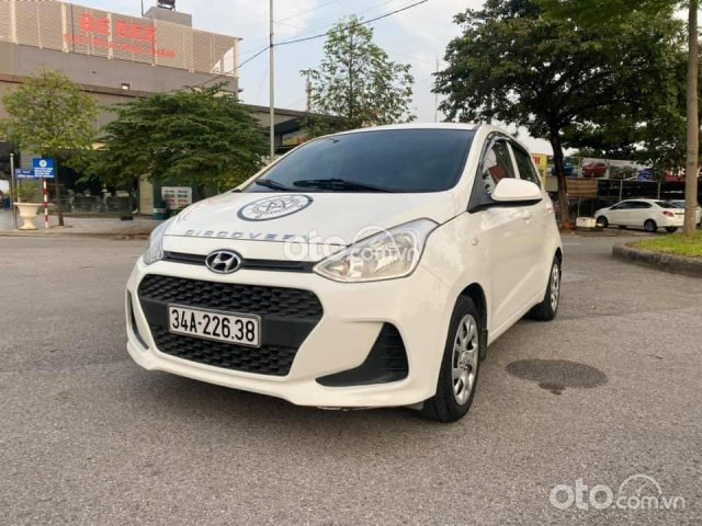 Cần bán Hyundai Grand i10 sản xuất 2018, màu trắng0