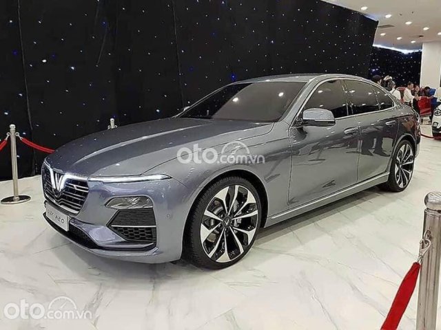 Cần bán xe VinFast LUX A2.0 Premium đời 2021, màu xám0