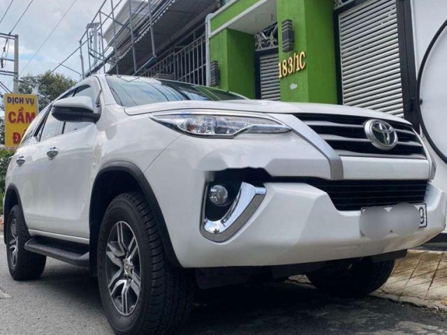 Cần bán lại xe Toyota Fortuner sản xuất năm 2019, màu trắng còn mới giá cạnh tranh0