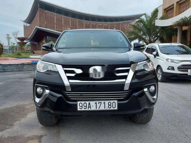 Cần bán lại xe Toyota Fortuner năm sản xuất 2017, màu đen  