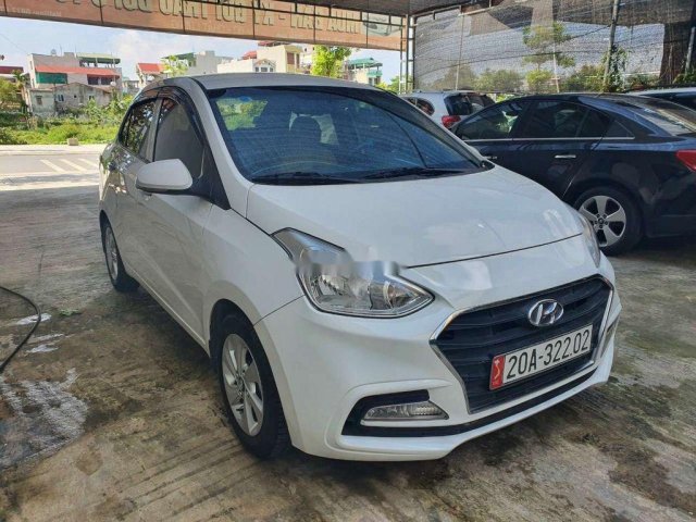 Cần bán gấp Hyundai Grand i10 sản xuất 2019, màu trắng 