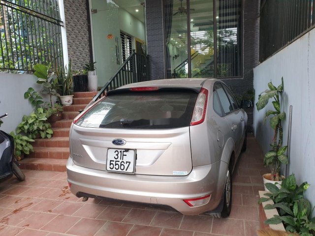 Bán xe Ford Focus AT sản xuất năm 2010 giá cạnh tranh0