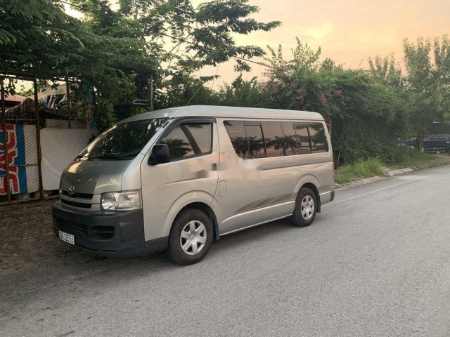 Cần bán xe Toyota Hiace đời 2009, màu xám0