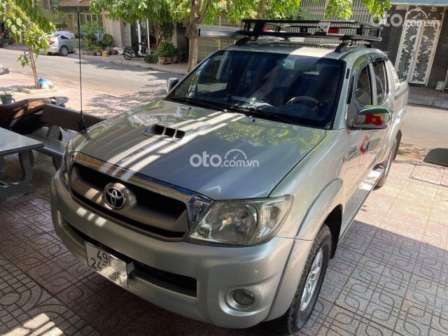 Bán Toyota Hilux năm 2009, màu bạc, nhập khẩu số sàn0