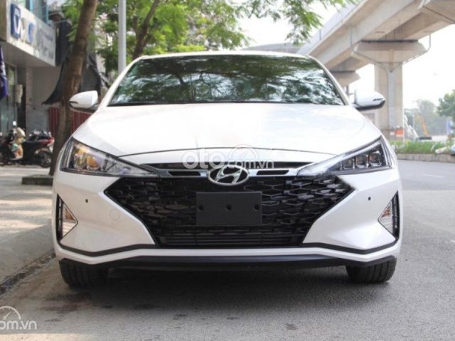 Cần bán xe Hyundai Elantra Sport 1.6 AT đời 2021, màu trắng, 730 triệu0