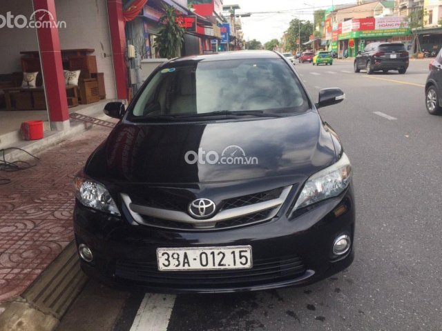 Cần bán xe Toyota Corolla Altis 2.0 V sản xuất 2011, màu đen xe gia đình0