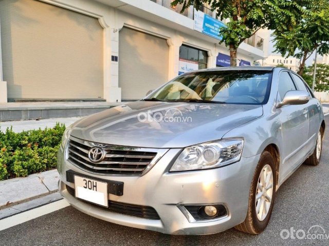 Cần bán lại xe Toyota Camry 2.4G đời 2010, màu bạc, 475 triệu0