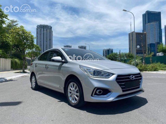 Cần bán xe Hyundai Accent MT năm 2018, màu bạc, giá chỉ 385 triệu