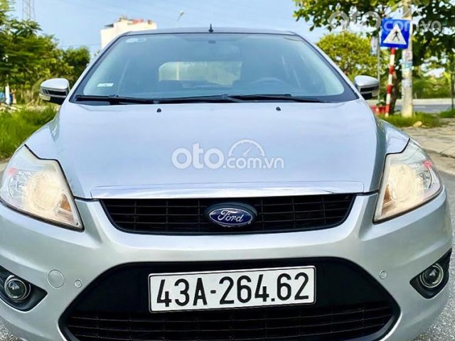 Cần bán gấp Ford Focus Sport AT sản xuất 2011, màu bạc số tự động, 300 triệu0