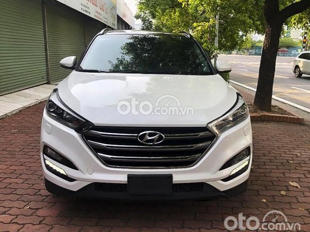 Cần bán lại xe Hyundai Tucson năm 2018, màu trắng, giá 760tr0