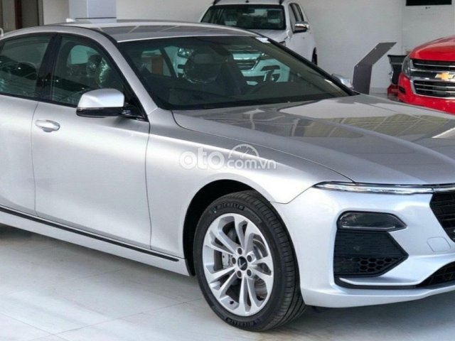 Bán xe VinFast LUX A2.0 đời 2021, màu bạc0