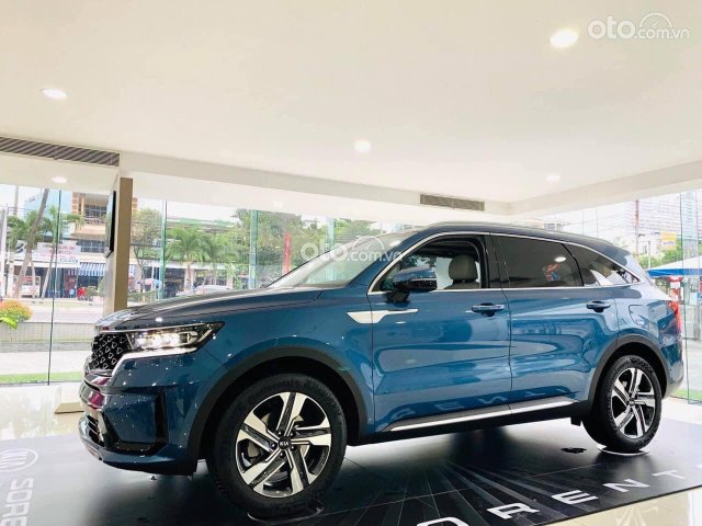 Bán Kia Sorento 2.5G Luxury 2WD 2021, màu xanh lam