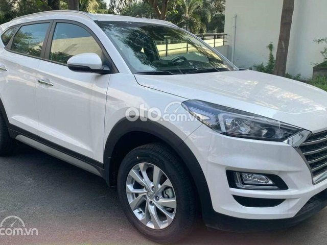 Hyundai Tucson giảm giá tiền mặt, hỗ trợ trả góp lên đến 90%, đủ màu, giao xe tận nhà0