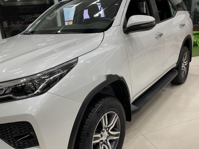 Bán Toyota Fortuner sản xuất năm 2021, màu trắng, 995tr