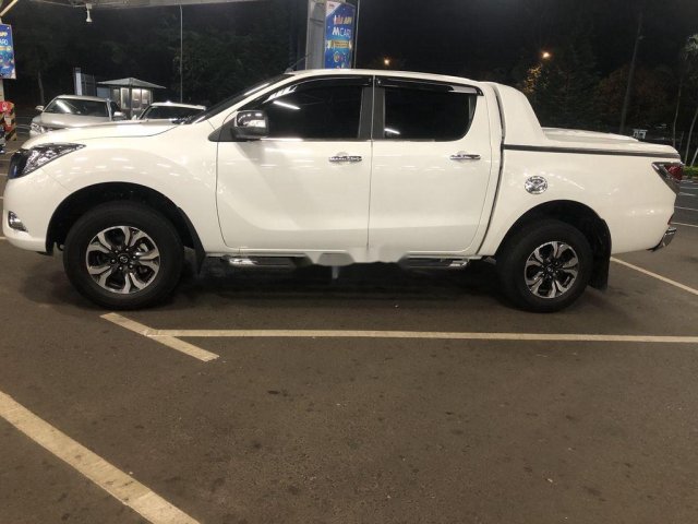 Cần bán gấp Mazda BT 50 năm 2018, màu trắng, nhập khẩu nguyên chiếc  0