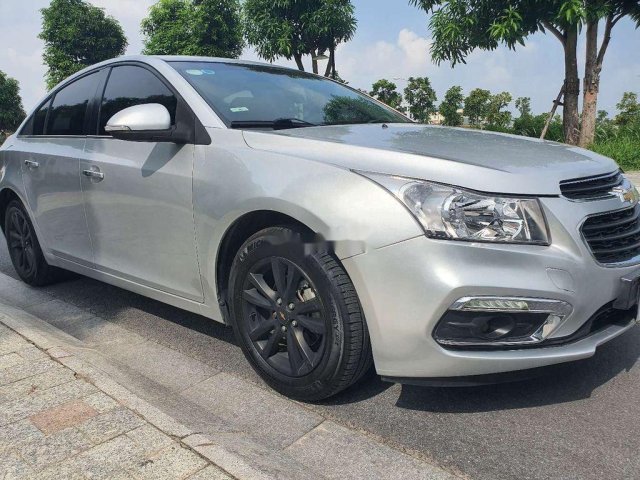 Bán Chevrolet Cruze đời 2015, màu bạc còn mới0