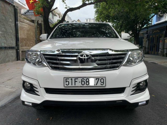 Cần bán gấp Toyota Fortuner đời 2016, màu trắng 