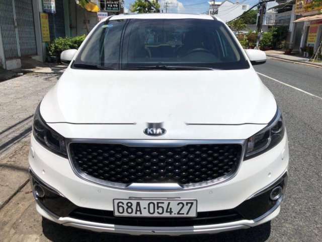 Bán xe Kia Sedona đời 2016, màu trắng0