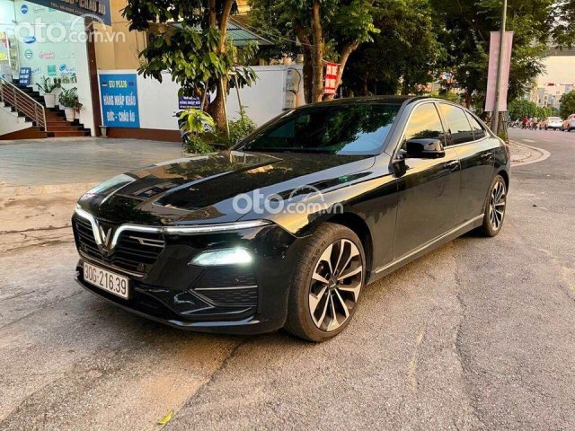 Cần bán xe VinFast LUX A2.0 Premium 2019, màu đen