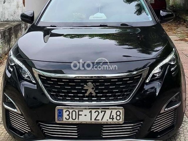 Bán xe Peugeot 5008 1.6 AT sản xuất năm 2018, màu đen còn mới0