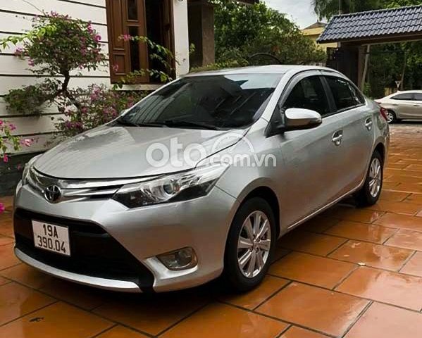 Cần bán lại xe Toyota Vios 1.5G năm 2016, màu bạc0