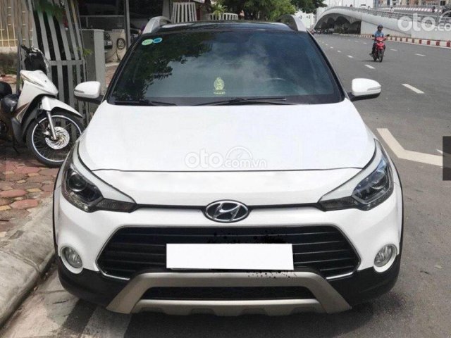 Cần bán lại xe Hyundai i20 Active 2015, màu trắng, nhập khẩu nguyên chiếc, giá chỉ 395 triệu0