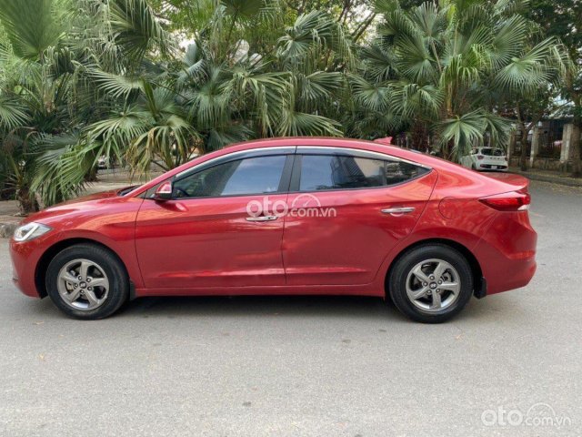 Bán ô tô Hyundai Elantra 1.6 AT đời 2019, màu đỏ chính chủ, giá chỉ 560 triệu0