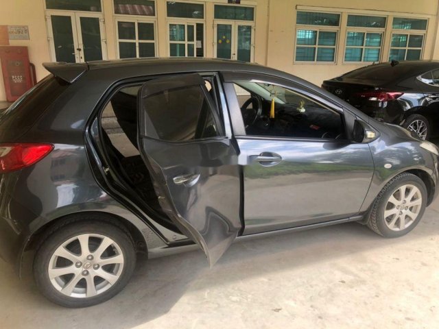 Cần bán xe Mazda 2 sản xuất năm 2013, màu xám xe gia đình giá cạnh tranh