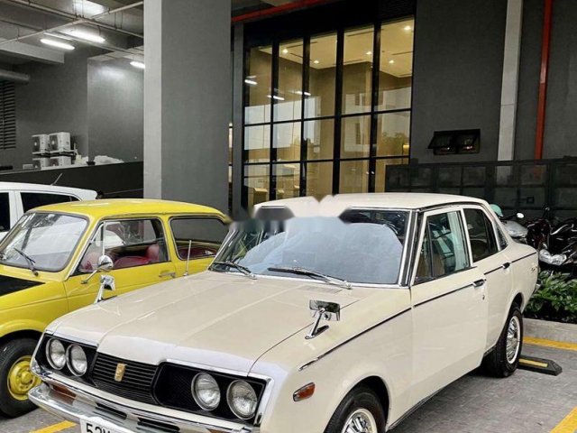 Bán Toyota Corona 1980, màu trắng xe gia đình