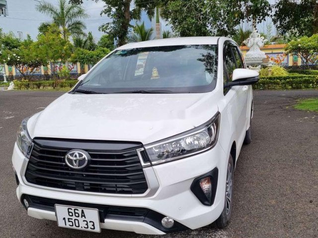 Cần bán Toyota Innova năm 2021, màu trắng0