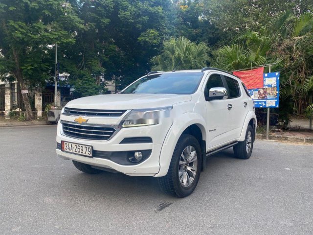 Cần bán xe Chevrolet Trailblazer năm sản xuất 2019, màu trắng, nhập khẩu nguyên chiếc số tự động, 755tr0