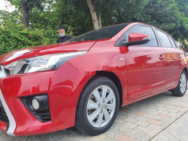 Bán ô tô Toyota Yaris sản xuất năm 2014, màu đỏ giá cạnh tranh0
