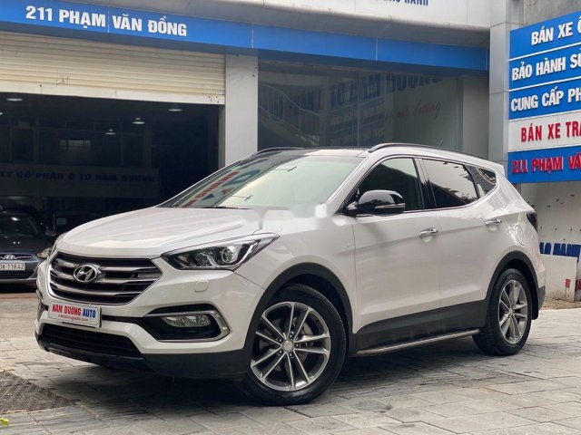 Cần bán xe Hyundai Santa Fe năm sản xuất 2016, màu trắng chính chủ0