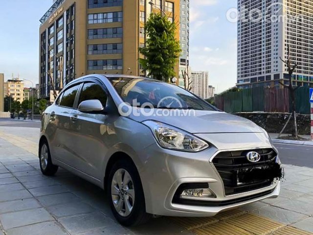 Cần bán lại xe Hyundai Grand i10 1.2 AT 2018, màu bạc 0