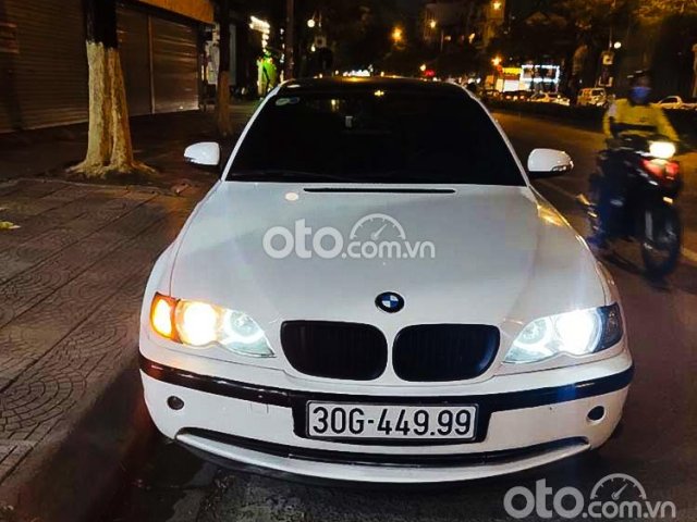 Bán BMW 318i sản xuất năm 2005, màu trắng 