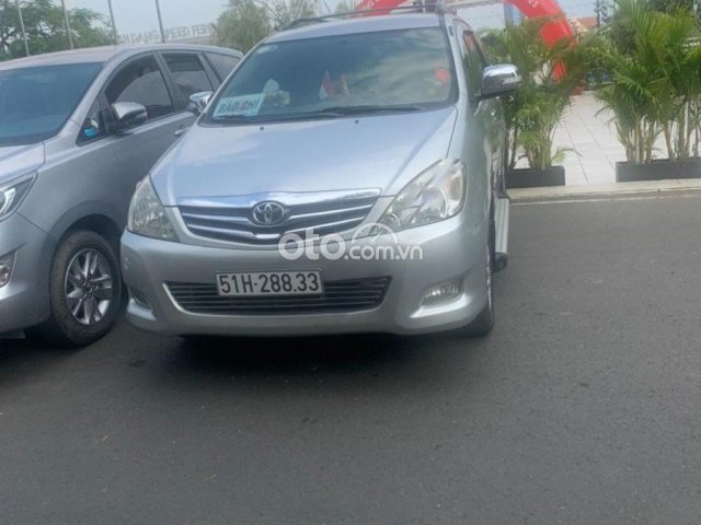 Cần bán gấp Toyota Innova G đời 2009, màu bạc, nhập khẩu số tự động, 360 triệu0