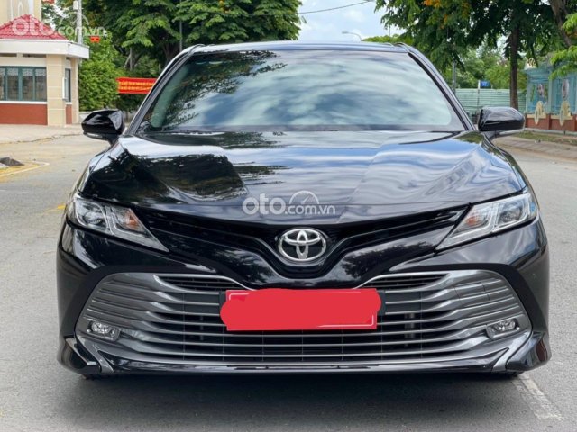 Cần bán gấp Toyota Camry 2.0 nhập khẩu, sản xuất năm 20190