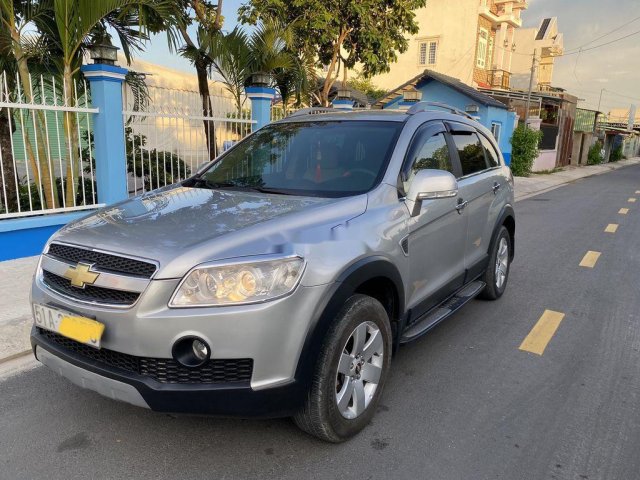 Cần bán xe Chevrolet Captiva đời 2008, màu bạc còn mới0