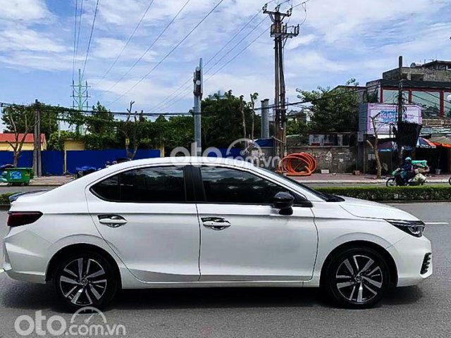 Cần bán gấp Honda City 1.5 RS sản xuất 2021, màu trắng0