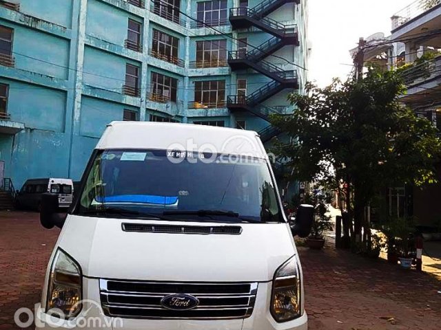 Cần bán xe Ford Transit sản xuất 2017, màu trắng0