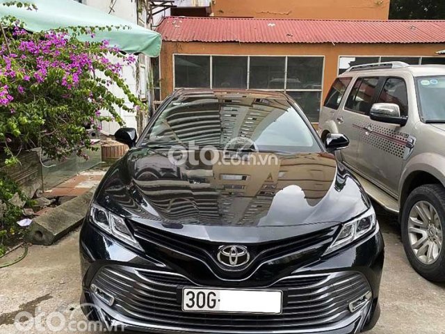 Bán Toyota Camry 2.5Q đời 2020, màu đen, nhập khẩu nguyên chiếc0